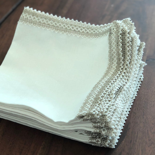 Handcrafted Linen Napkin w Laces Rime